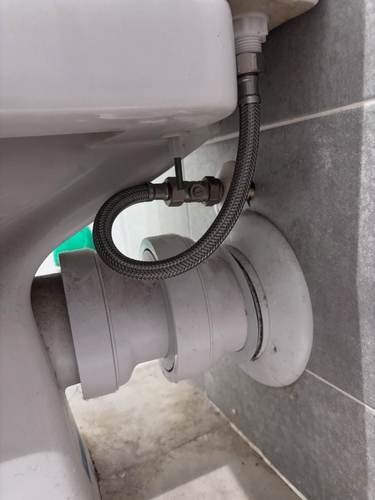 Flexible pipework connections fitted under a sink